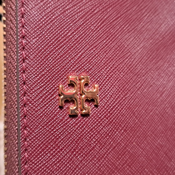 Tory Burch NWOTs Emerson Wristlet Zip Continental - Picture 3 of 10